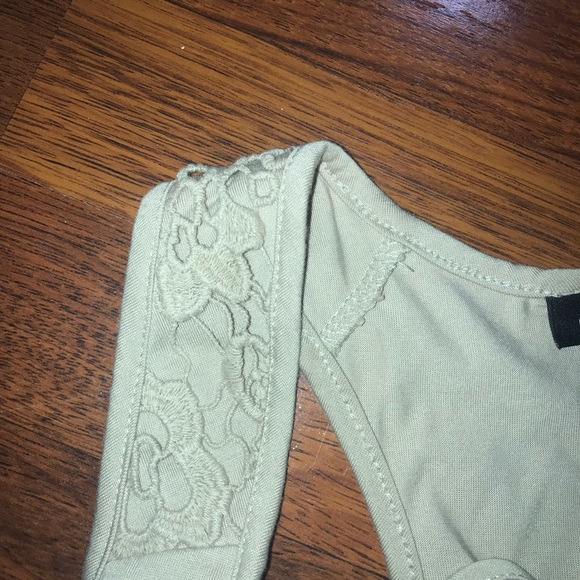 Flowy Tank - Picture 2 of 2